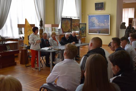 Встреча представителей трёх поколений с молодёжью прошла в Валуйском историко-художественном музее-