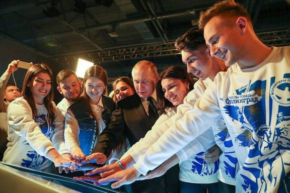 Мирные акции в поддержку спецоперации РФ по демилитаризации и денацификации Украины