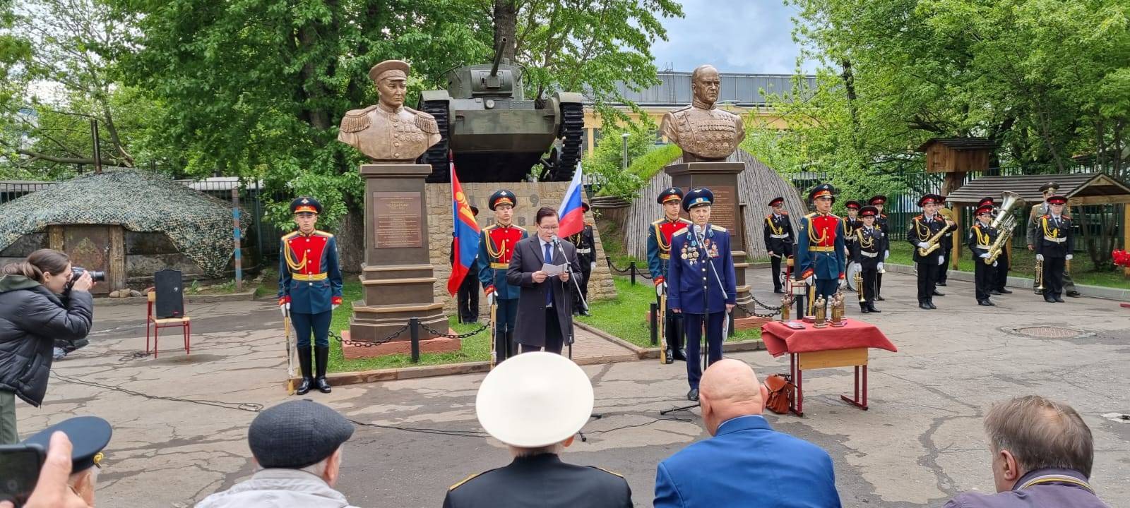Открытие памятников маршалам Георгию Жукову и Хорлогийну Чолбайсану