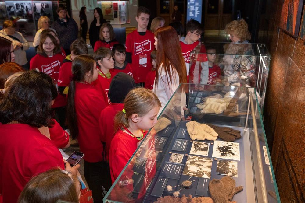 Оренбургский музей ИЗО открыл выставку в московском Музее Победы