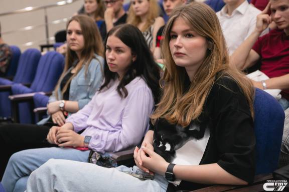 В региональном отделении РВИО в Саратовской области состоялся патриотический кинопоказ для молодежи