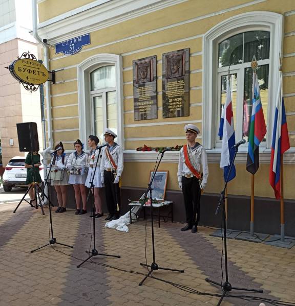 В Белгороде увековечили память Героев Советского Союза Вячеслава Денисова и Константина Ольшанского