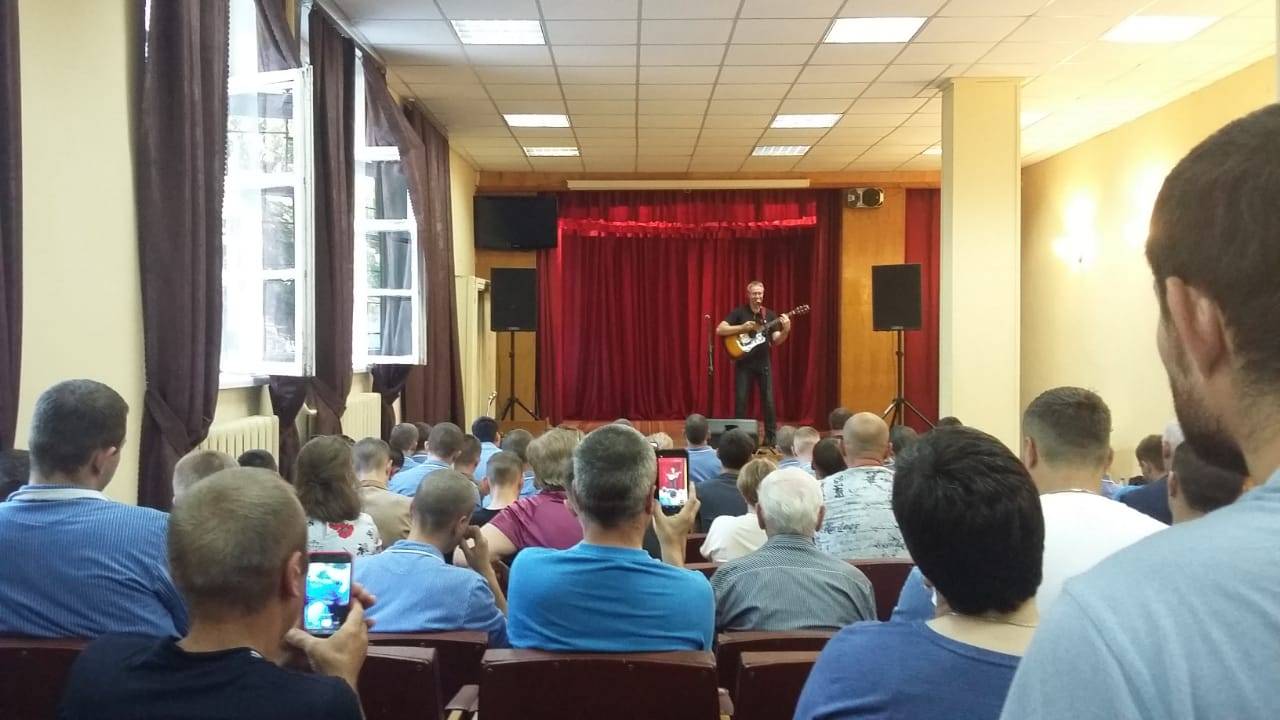 Концерт для военнослужащих, находящихся на излечении в военном госпитале.