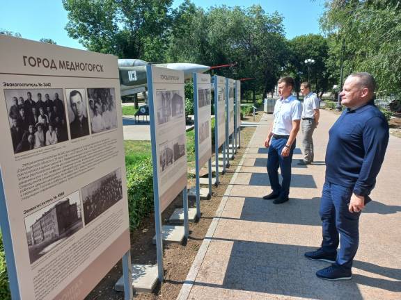 В выставочном комплексе «Салют, Победа!» открылась фотовыставка «На фронтах медицины»