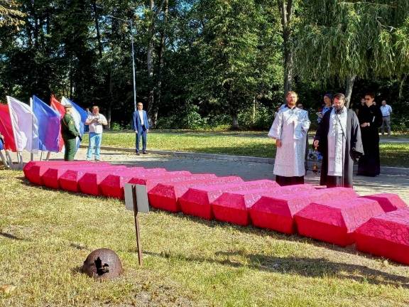 БЕЗ СРОКА ДАВНОСТИ: ПЕРЕЗАХОРОНЕНИЕ ОСТАНКОВ ЖЕРТВ ФАШИЗМА В КУРСКЕ