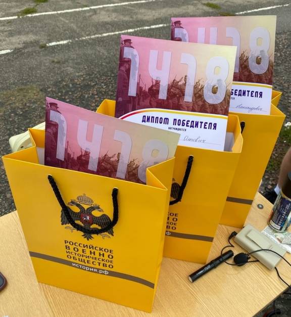 КУРСКИЕ СТУДЕНТЫ ПРИНЯЛИ УЧАСТИЕ ВО ВСЕРОССИЙСКОМ ПАТРИОТИЧЕСКОМ ЗАБЕГЕ