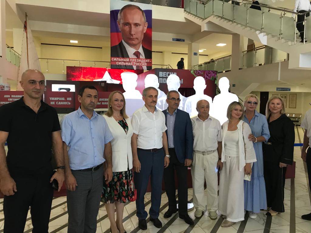 Выставка «Война. Герои и подвиги» открыта в Махачкале