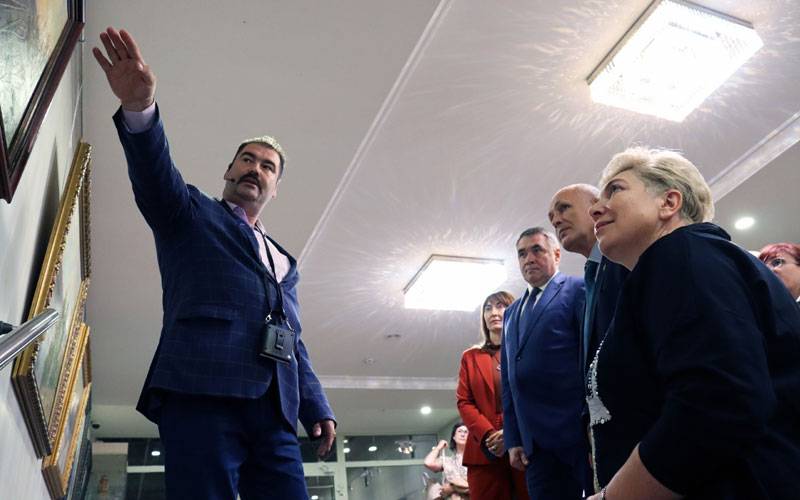 Выставка картин Александра Шилова открыта в Саранске