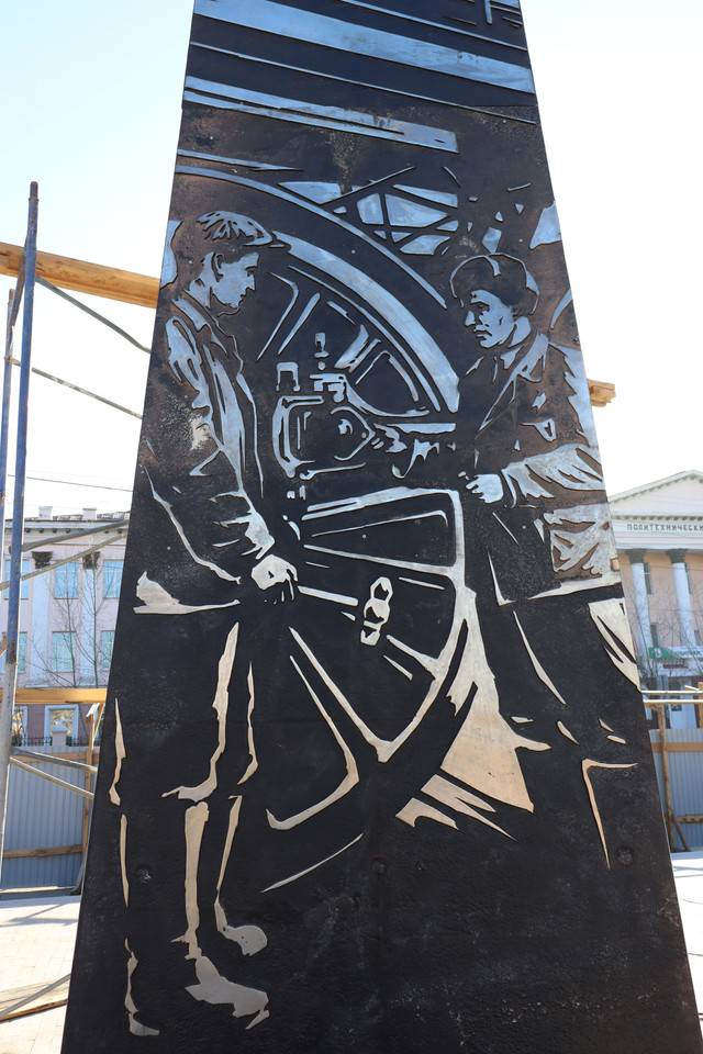 ЗАВЕРШЕНИЕ РАБОТ ПО СОЗДАНИЮ СТЕЛЫ «ЧИТА – ГОРОД ТРУДОВОЙ ДОБЛЕСТИ»