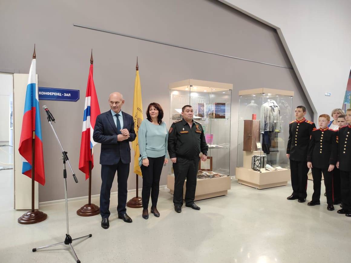 В Омске открылась выставка «Календарь деяний Петра I»