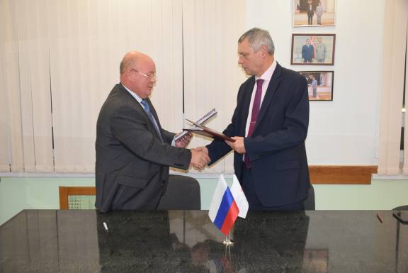 Тульское региональное отделение РВИО передало медицинские препараты и оборудование в госпиталь Тулы