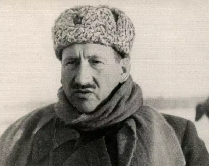 Церемония открытия памятника генералу Михаилу Ефремову