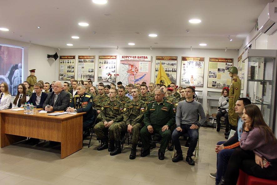 ВИДЕОКОНФЕРЕНЦИЯ С РОДСТВЕННИКАМИ ГЕРОЕВ-АРТИЛЛЕРИСТОВ СОСТОЯЛАСЬ В КУРСКЕ