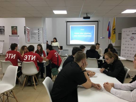 В Саратове прошел патриотический квиз «Пока мы едины, мы непобедимы»