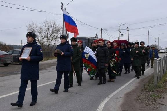 В Барышском районе Ульяновской области с почестями прошло захоронение останков гвардии сержанта Михаила Чернова, погибшего в январе 1943 года