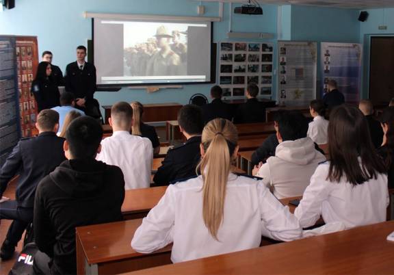 МОЛОДЫЕ КУРЯНЕ ПОЧТИЛИ ПАМЯТЬ СВЕРСТНИКОВ – УЧАСТНИКОВ ВООРУЖЕННЫХ КОНФЛИКТОВ СОВРЕМЕННОСТИ