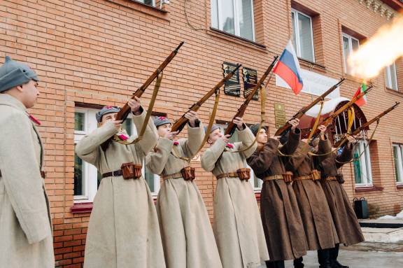 В Камско-Устьинской кадетской школе-интернате открыта мемориальная доска Чиркову Михаилу Алексеевичу