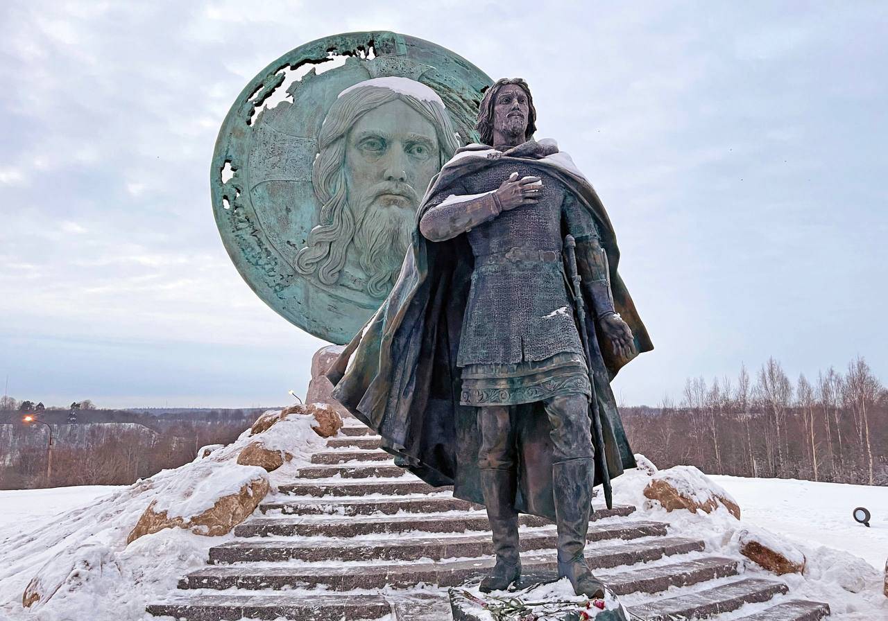 Духовно-патриотический митинг у памятника «Молитва перед боем»