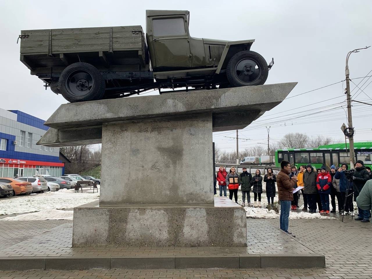 ОЧЕРЕДНУЮ ВСТРЕЧУ В РАМКАХ ПРОЕКТА «ИСТОРИЯ ОДНОГО ПАМЯТНИКА» ОРГАНИЗАТОРЫ ПОСВЯТИЛИ 80-ЛЕТИЮ ПРОРЫВА БЛОКАДЫ ЛЕНИНГРАДА