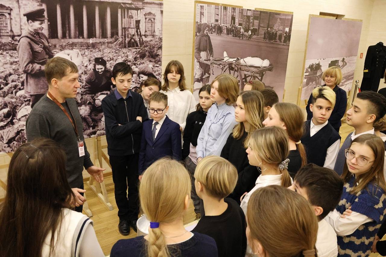 18 января, в день 80-летия прорыва блокады Ленинграда, в Калининградском областном историко-художественном музее открылась выставка «Непокорённый Ленинград».