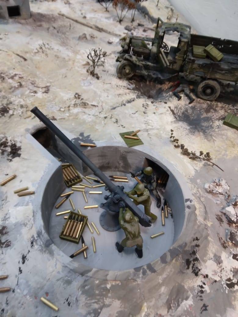 На 365-й зенитной батарее Севастополя появилась диорама последнего боя