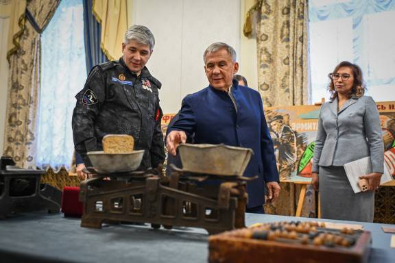 Выставка «Блокадный Ленинград» на встрече Президента Республики Татарстан с блокадниками