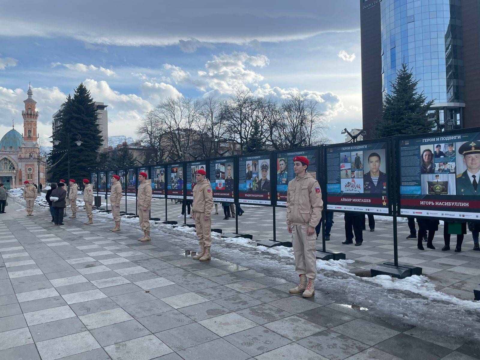 Во Владикавказе открыта выставка «Герои и подвиги»