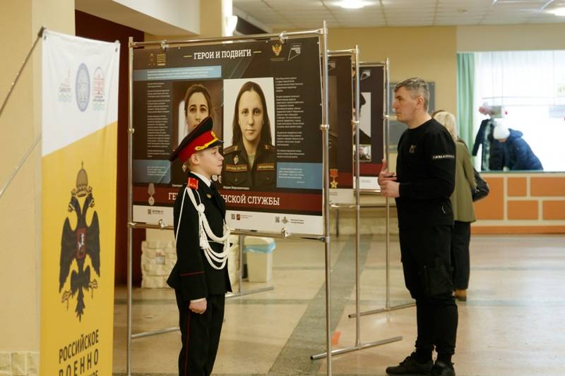 В Сарапуле открылась фотовыставка "Герои и подвиги"