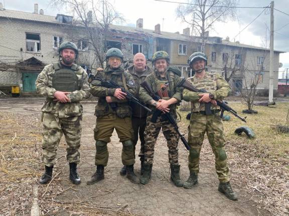 Киносъёмочная группа под огнём