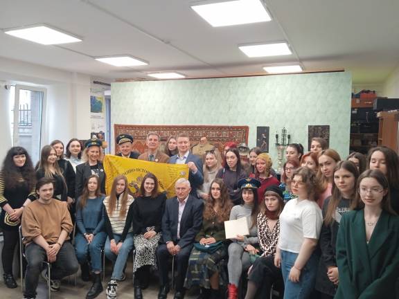 В Калининграде состоялась встреча студентов с французским историком, лекция и открытая выставка, посвящённые подвигам советских лётчиков и авиаторов из полка Нормандия-Неман.