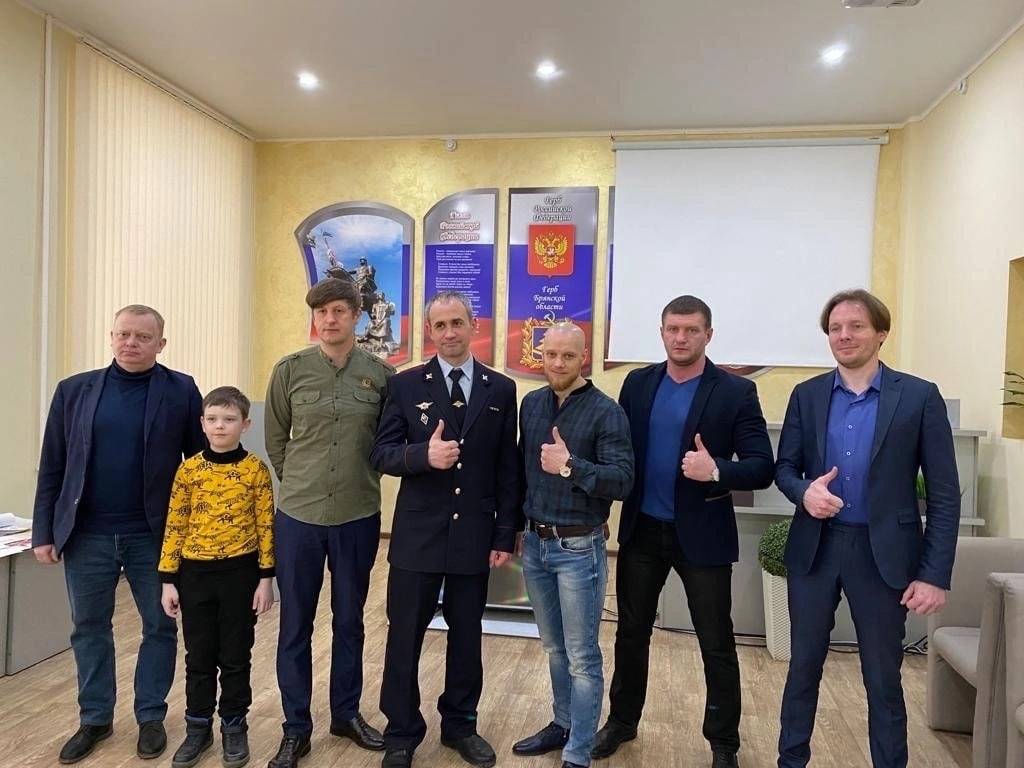 Член РО РВИО В.В. Короткий выступил в качестве соорганизатора и спикера встречи общественных деятелей с студентами Строительного техникума.