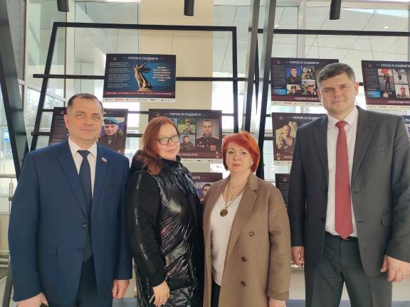 Председатель УРО РВИО Игорь Петрищев принял участие в открытии фотовыставки Герои и подвиги»  на центральном вокзале Ульяновска