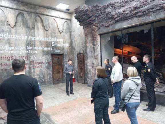 РО РВИО в Калининградской области организовало для военнослужащих Росгвардии из разных городов России экскурсию с посещением Калининградского историко-художественного музея для знакомства с Экспозицией «Панорама «Кенигсберг-45. Последний штурм».