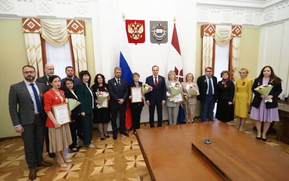 Встреча Главы Мордовии с создателями сборника документов о 326-й Рославльской Краснознаменной стрелковой дивизии