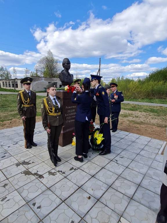 В селе Пушкино Калининского района Тверской области состоялась торжественная церемония открытия бюста уроженки села Пушкино Лидии Андреевны Базановой
