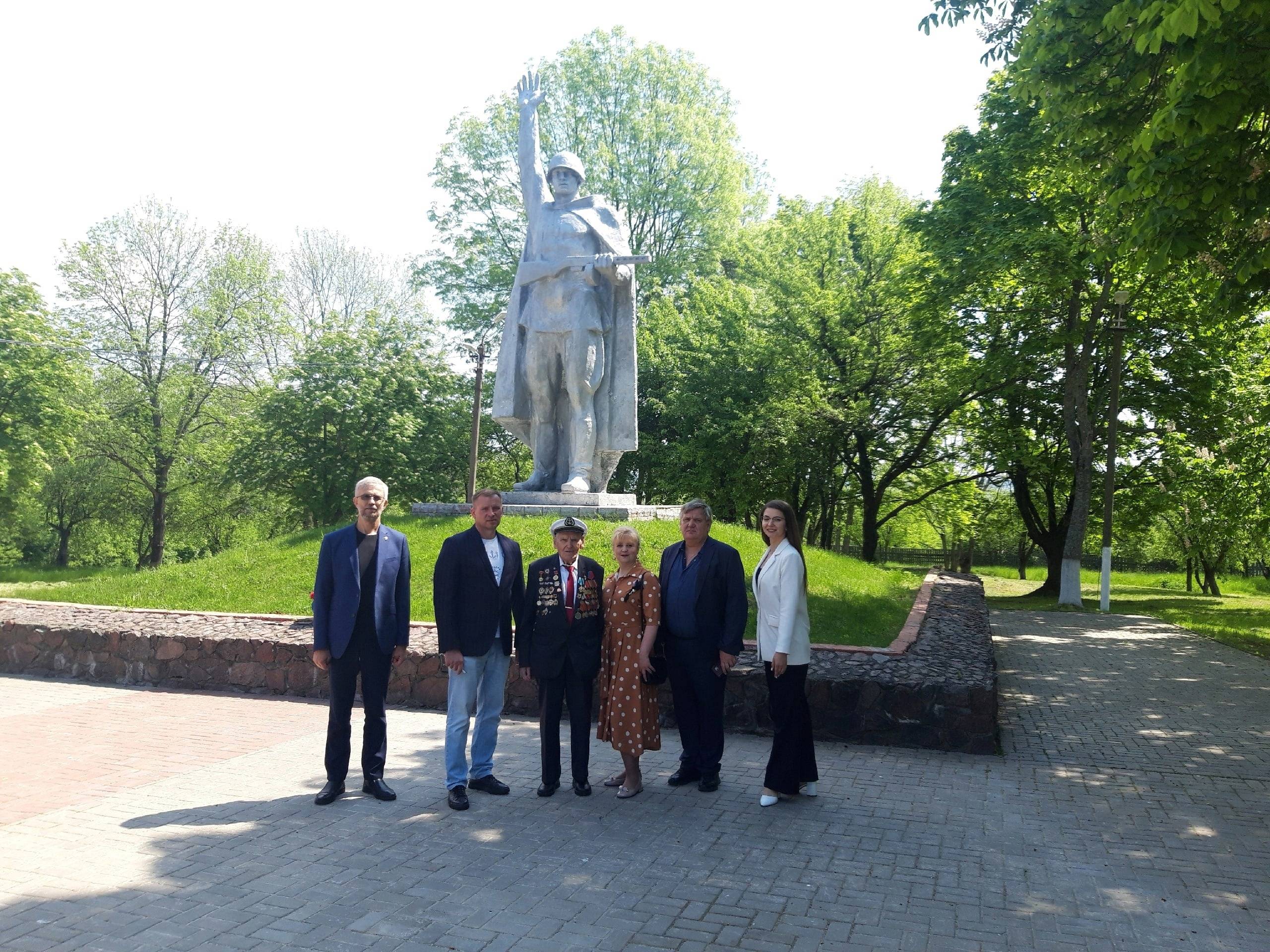 Ветеран Великой Отечественной войны более 40 лет высаживает кедровые аллеи памяти по всей России