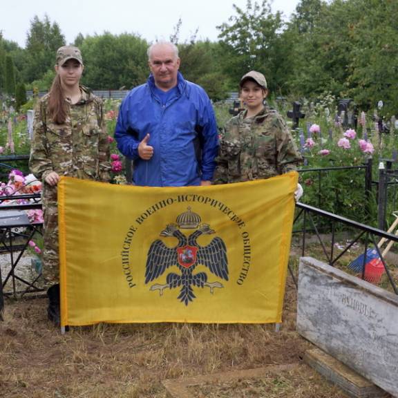 Общественники 22 июня навели порядок на могиле начпогранзаставы Брестского гарнизона