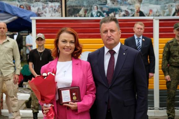 Ирина Метелкина награждена медалью «За вклад в патриотическое воспитание вологжан».