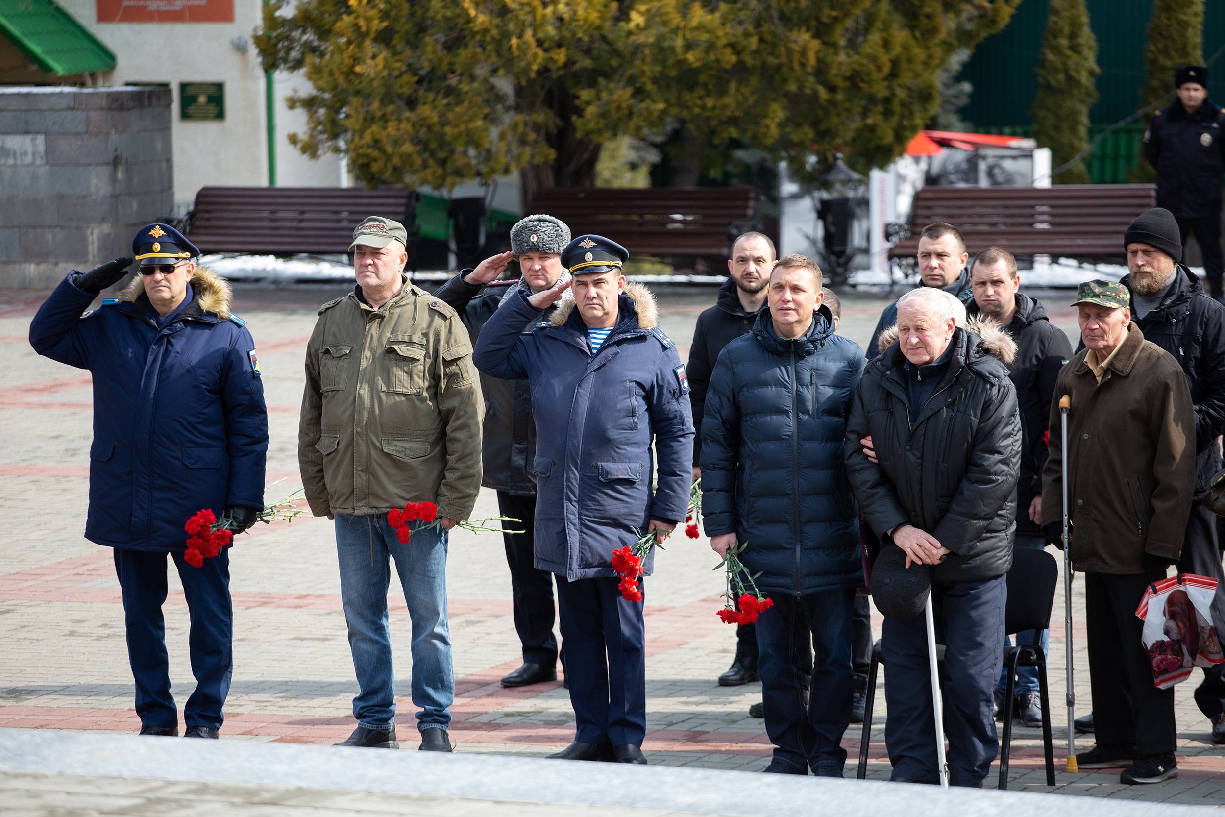 ПАМЯТИ ВЛАДИСЛАВА ДУХИНА