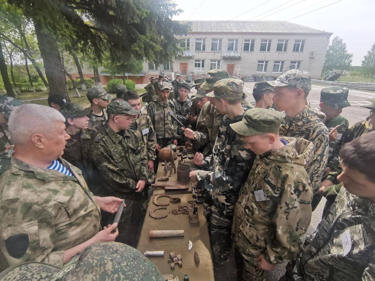 Урок мужества для курсантов в Учебно-методическом центре военно-патриотического воспитания "Авангард"