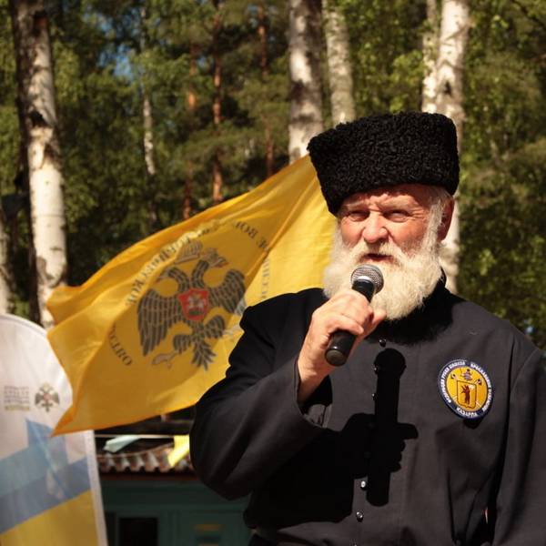 Рыбинские активисты ЯРО РВИО провели в лагере "Страна Героев" мастер-класс по рубке шашкой