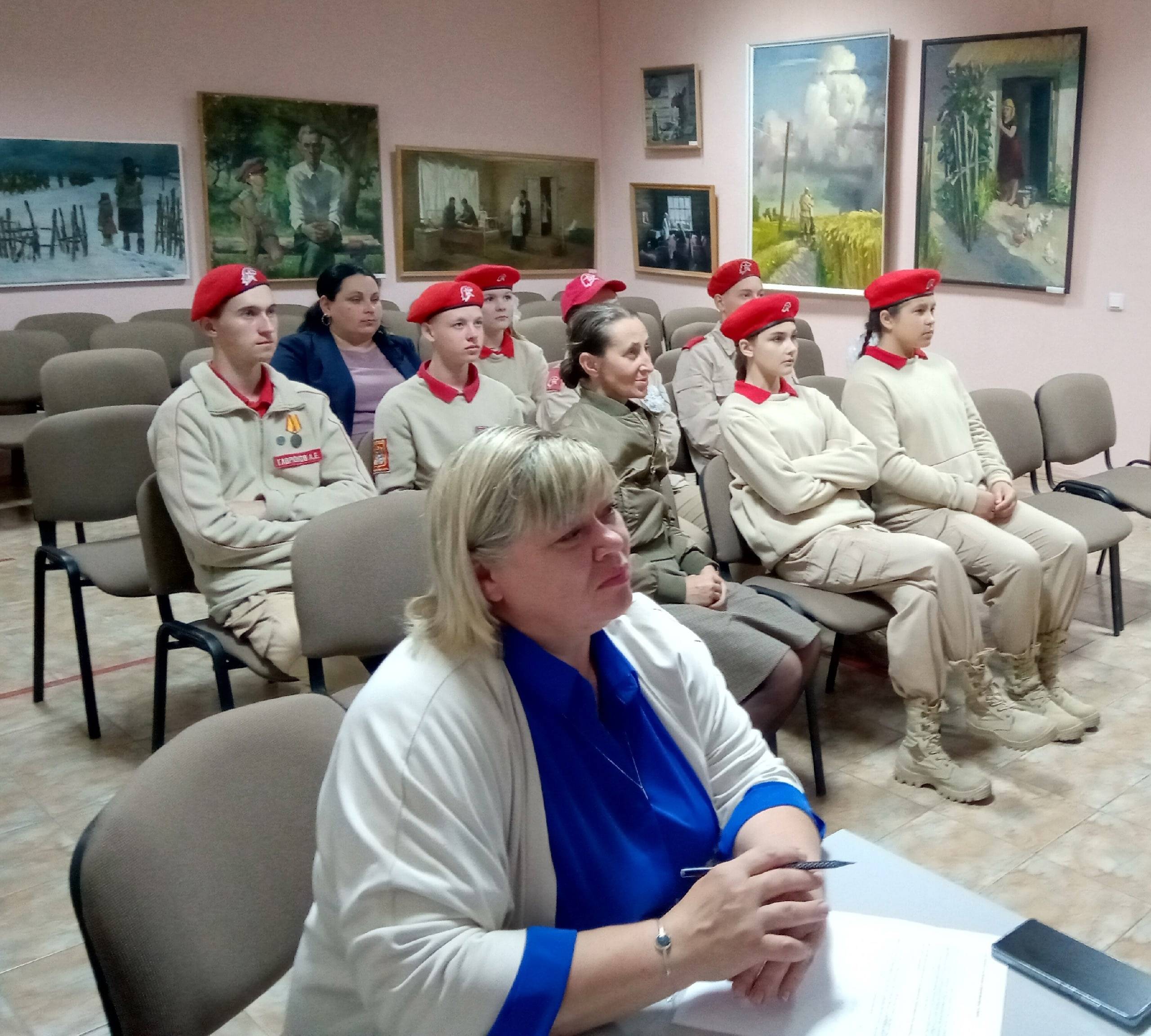 В День партизан и подпольщиков в Курской области прошел открытый диалог «Помним. Гордимся»