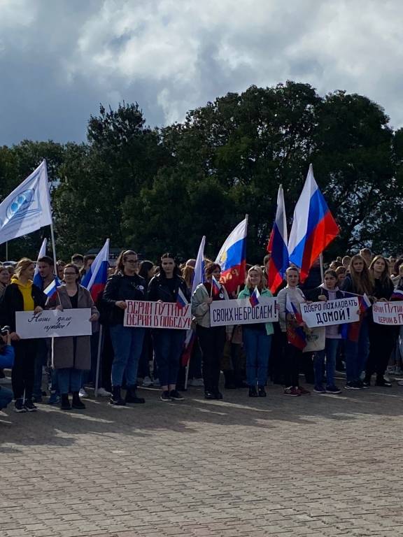 СВОИХ НЕ БРОСАЕМ!