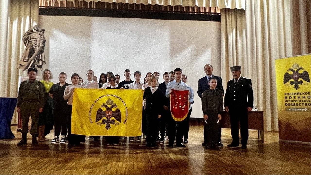 ПОДВИГИ ДЕДОВ – КРЫЛЬЯ ДЛЯ ВНУКОВ: уроки мужества в преддверии Дня Героев Отечества