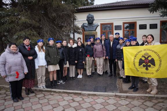 КО ДНЮ РОЖДЕНИЯ ПРОСЛАВЛЕННОГО ЗЕМЛЯКА: члены РО РВИО СК провели Час памяти в честь Героя Советского Союза А.В. Невдахина