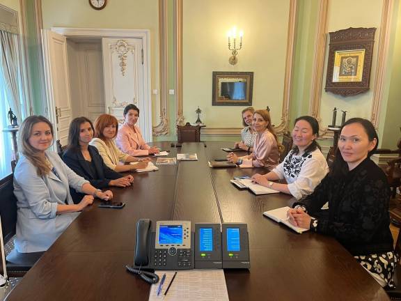 Председатель Регионального отделения РВИО в Курской области встретилась с членами Российского военно-исторического общества в Москве.