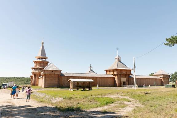 В Амурской области начал работу музейный комплекс в копии Албазинского острога