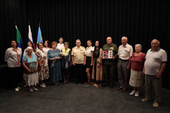 Встречу "Озаренный первым салютом", посвятили освобождению Белгорода и 80-летию победы в Курской битве