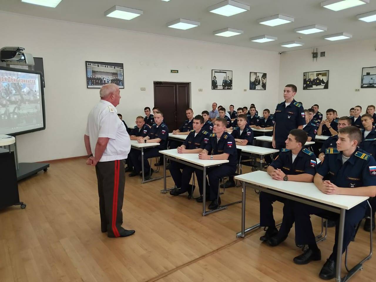 В Краснодаре продолжается празднование Дня танкиста