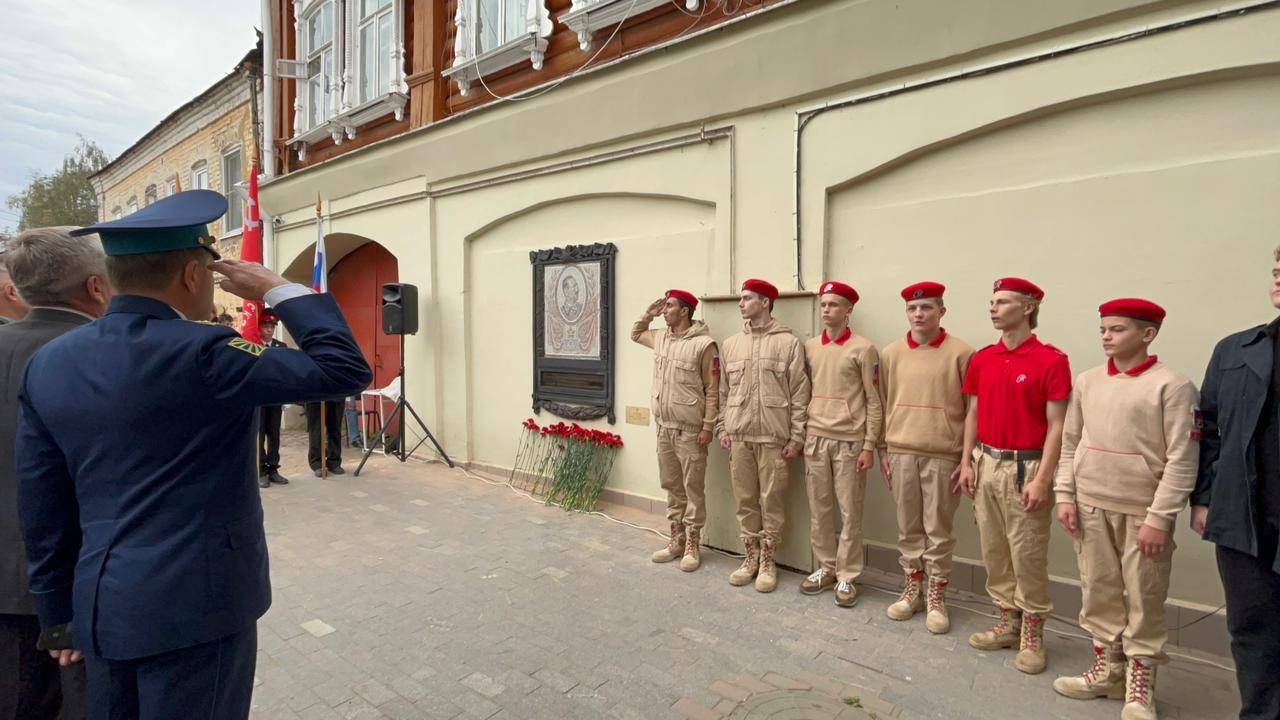 В Боровске установили мемориальную доску Михаилу Ефремову